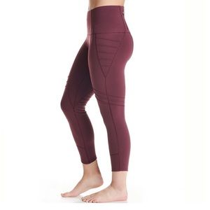 Oiselle Aero Tights In Burgen 
